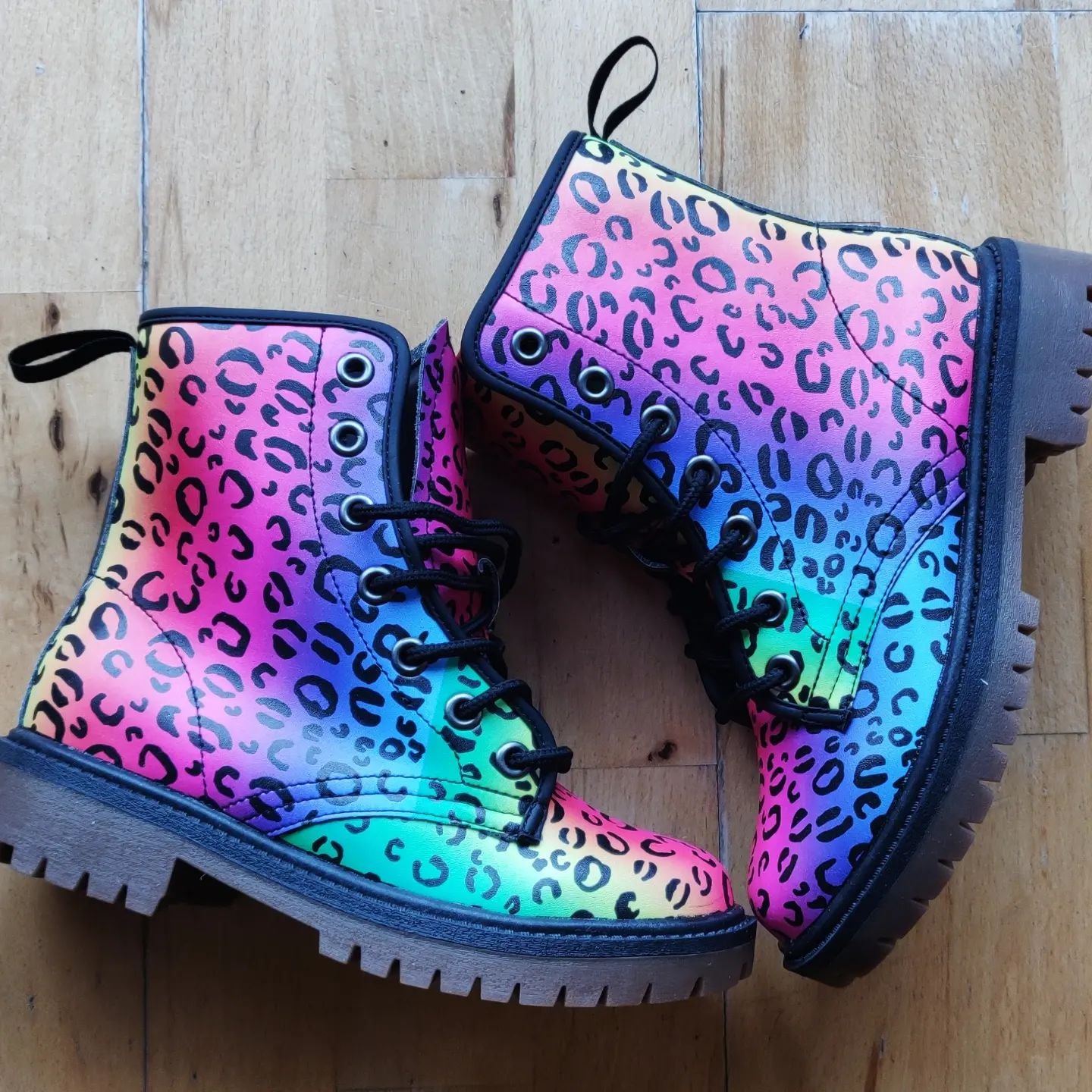 Rainbow Leopard Casual Leather Combat Boots - Hip-Hatter
